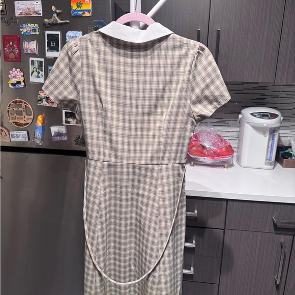 Chic Beige Checkered Midi Dress with White Collar - Picture 2 of 6